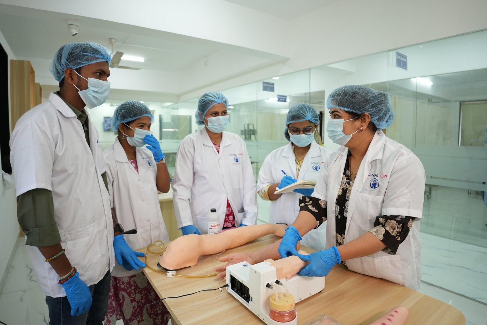 HANDS ON Medical Simulation Centre training gallery photo 39