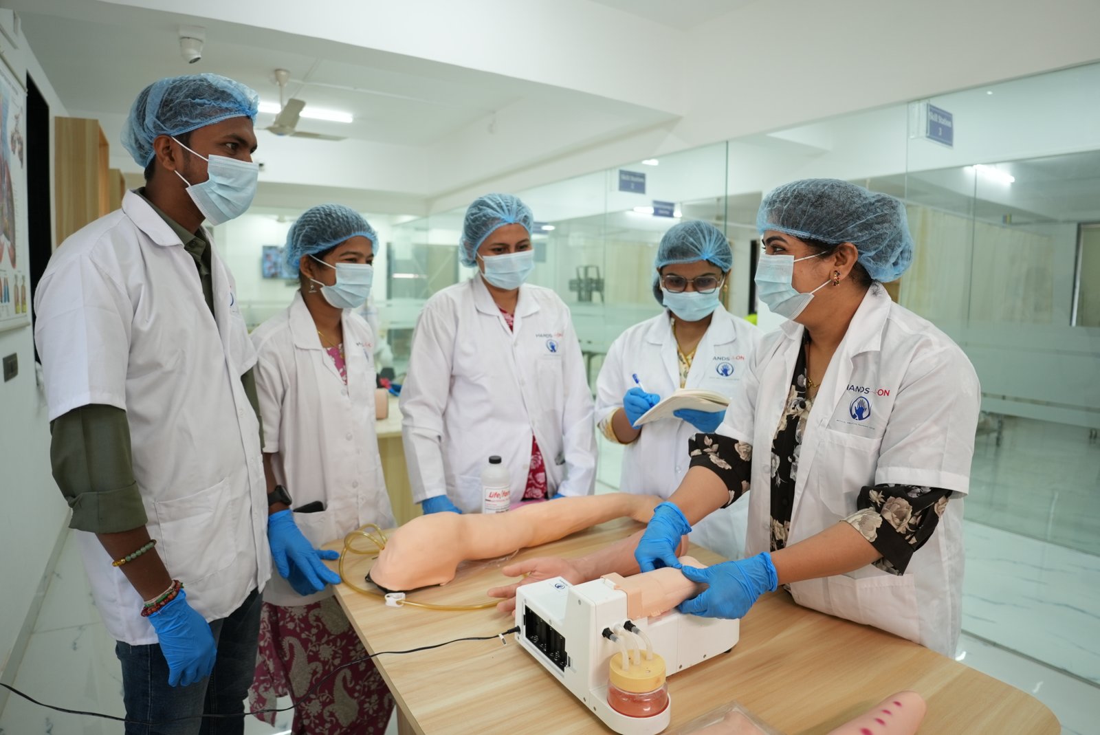 HANDS ON Medical Simulation Centre training gallery photo 40