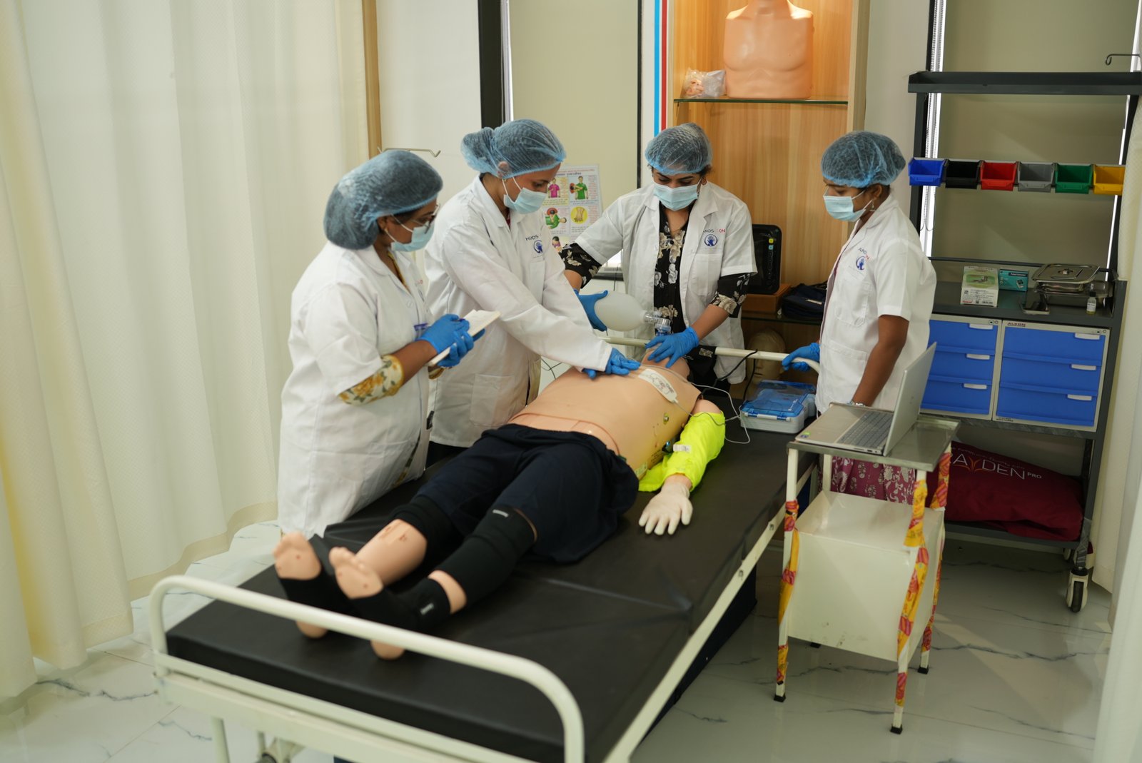HANDS ON Medical Simulation Centre training gallery photo 43