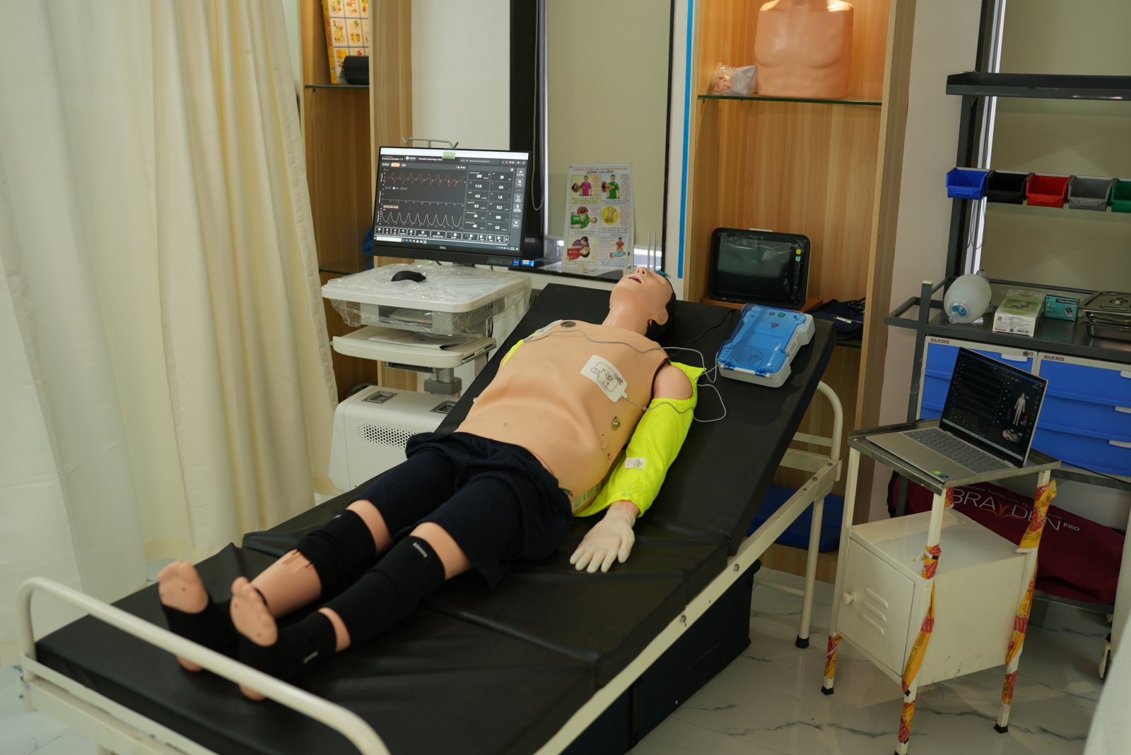 HANDS ON Medical Simulation Centre training gallery photo 65